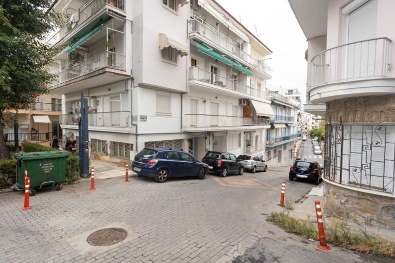 Εξωτερική όψη από το πάρκο