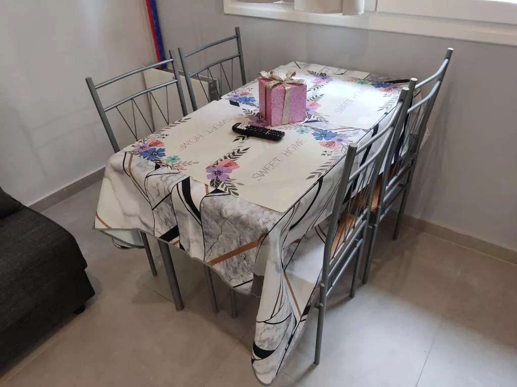 τραπεζαρια β.jpg